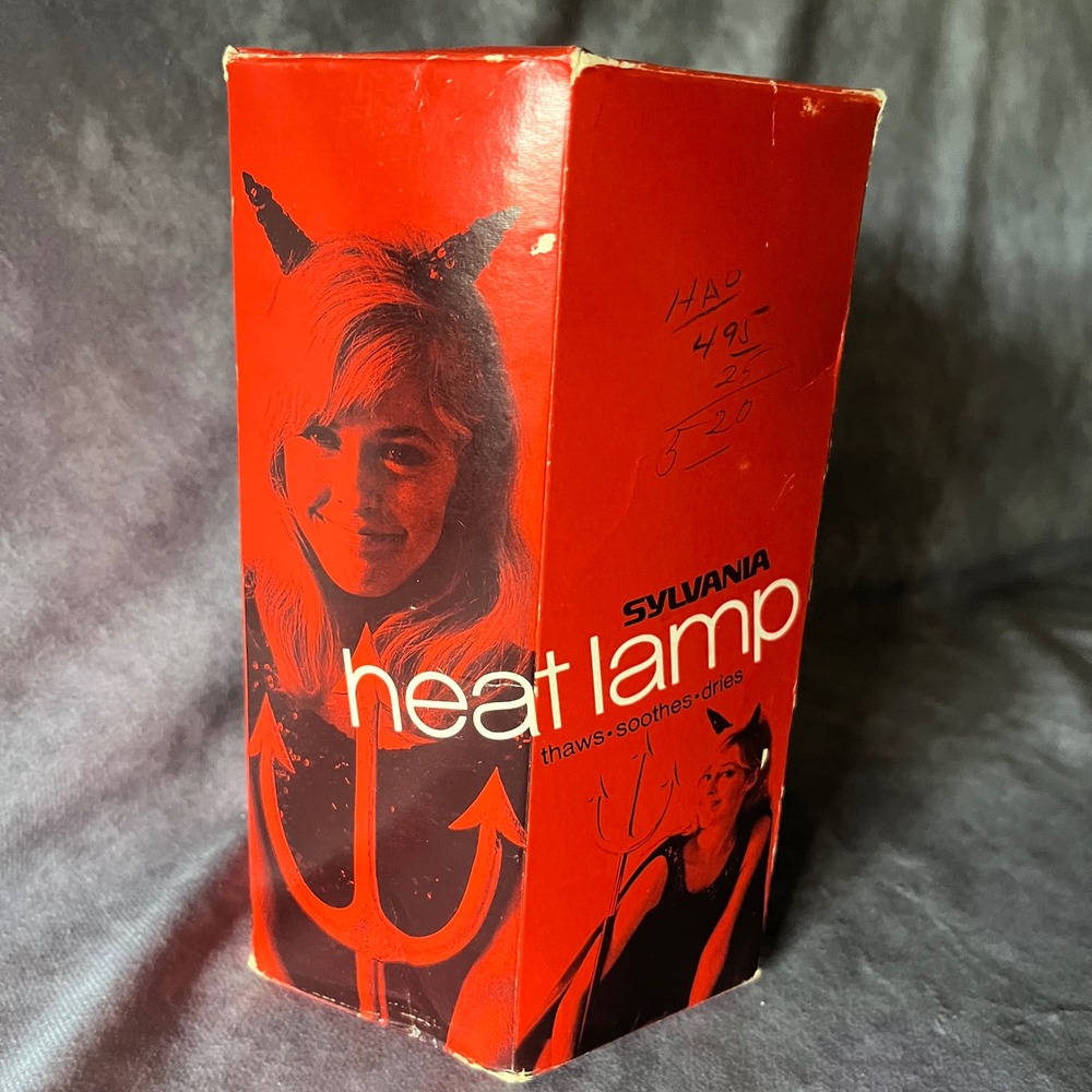 Vtg 70s Sylvania Heat Lamp 250W Infrared Red Glass Bulb‎ with Original Devil Box